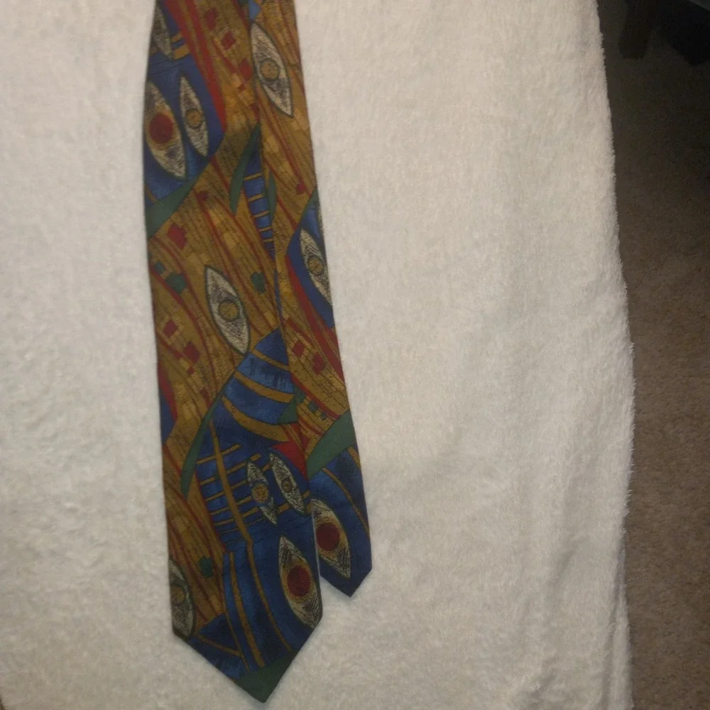 STUARDS MENS TIE AT LA COSTA SO. COAST PLAZA FASHION VALLEY TIE SILK FROM ITALY